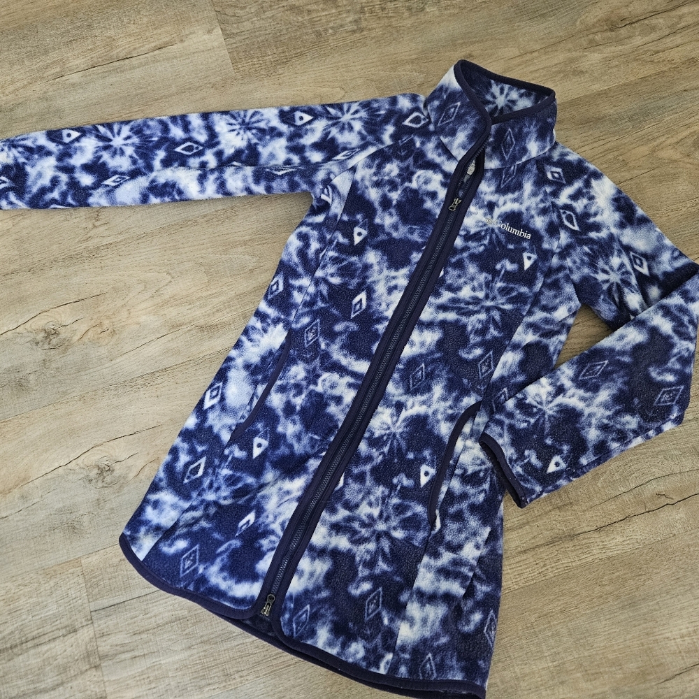 Columbia Navy and White Snowflake  Fleece Jacket Size M (10-12L)